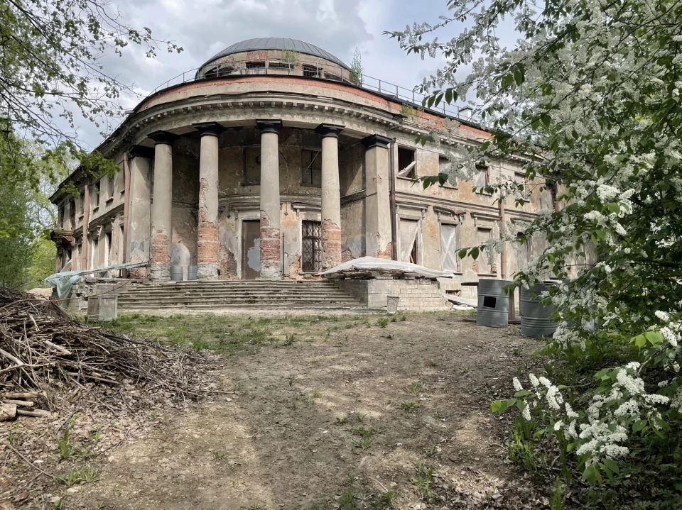 Дом снаружи