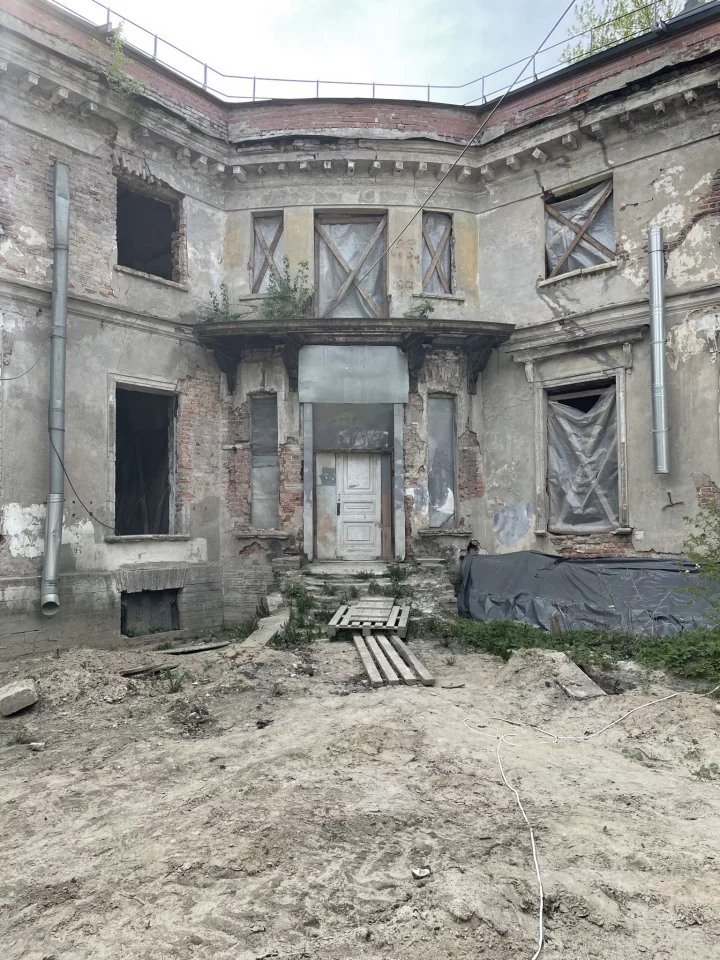 Дом снаружи