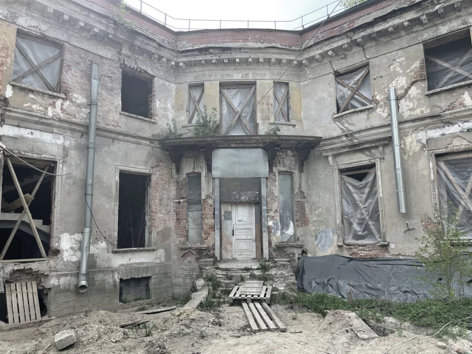 Дом снаружи